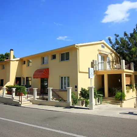 Apartment 275b