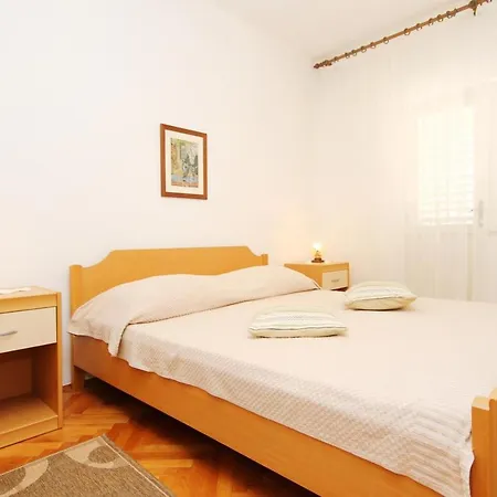275b Apartment *
