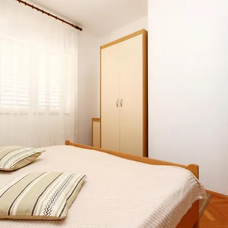 Apartment 275b *